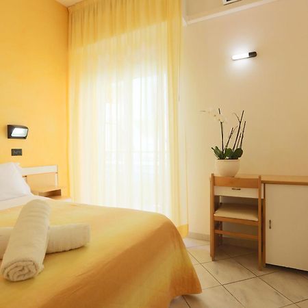Hotel De La Ville ريميني المظهر الخارجي الصورة