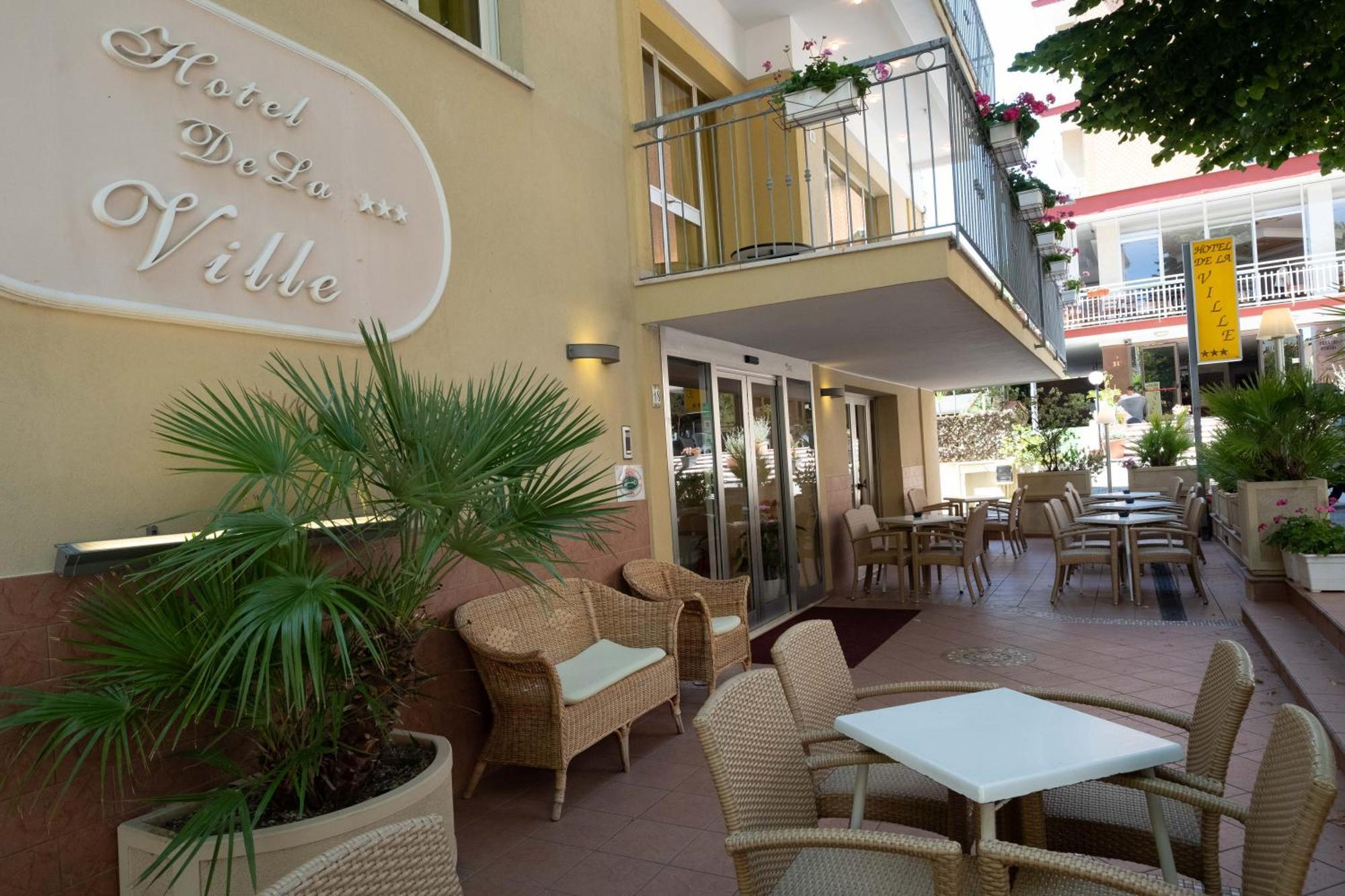Hotel De La Ville ريميني المظهر الخارجي الصورة